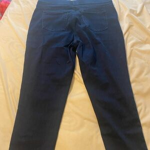 Dark blue capris